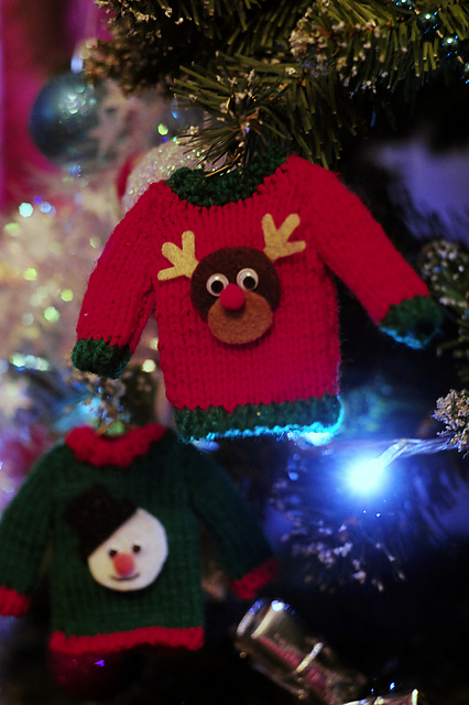 https://www.ravelry.com/patterns/library/ugly-christmas-jumper