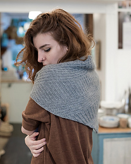 Walcot-yarns-cobbled-streets-shawl-033-72_small2