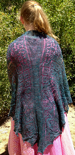 Manderley_back_close_medium
