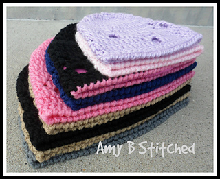 Paw_prints_beanie_4_small2