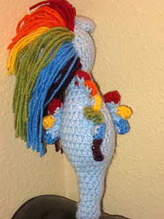 Rainbow_dash_-_sea_pony_-_back_view_small2