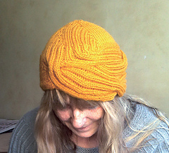 Wrapped_hat_geel2_small