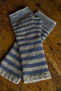Accelerating-stripes-gloves-regia-4ply-gallery3__small2