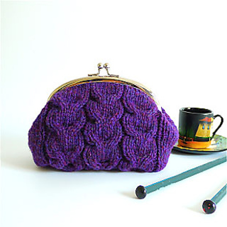 Knitted_purse_kit_purpe_small2