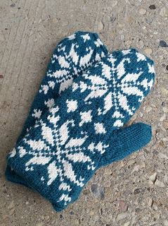 Snowflake_mitt1_small2