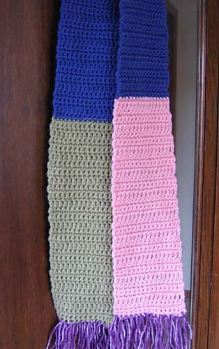 Simple_crocheted_scarf_color_block_2_medium