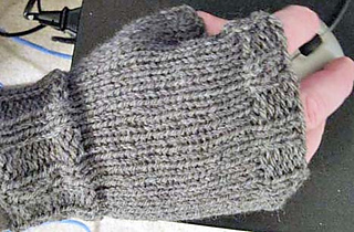 Ravelry: Mens Fingerless Mitts pattern by Kathy North