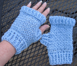 Ice_chip_mitts_outside_small2