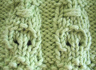 Crocodile_tiki_dishcloth_lt_green_closeup_crocodile_small2