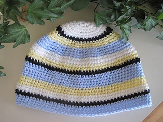 Crochet_hat_swedish_color_scheme_1_small2