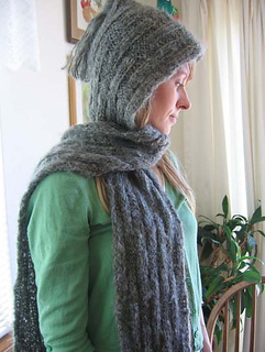 Hooded_soft_scarf_on_c_3_small2