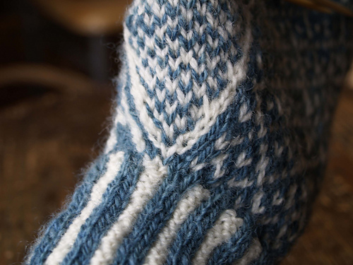 Mitten Graph Does anyone know where to find a blank Norwegian mitten chart for ...