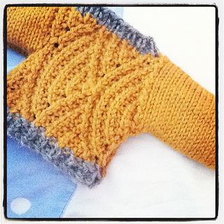 Issuu_swirly_jumper_small2