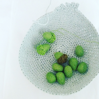 Acorn5_small2