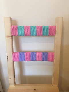 Pink_blue_green_crochet_chair_small2
