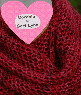 Dorable_with_heart_label_close_up_of_wrapped_around_neck_small2