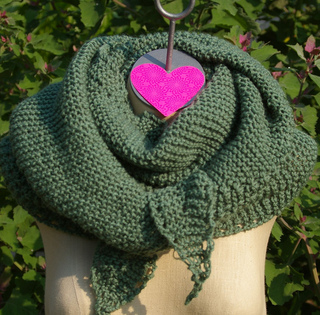 Hex_green_durable_wrapped_around_neck_small2