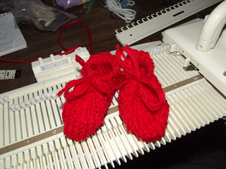 Ravelry: Baby Footie LK-150 pattern by Heather Thompson