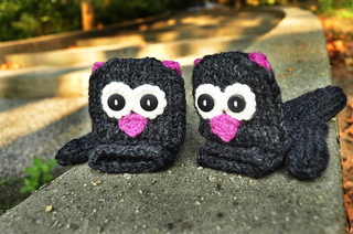 Grey_knitted_cat_mittens_small2