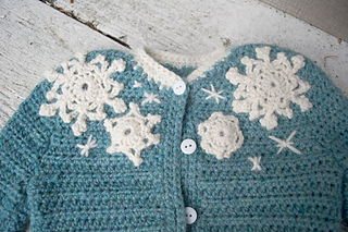 16-snowflake-baby-sweater-crochet08_small2