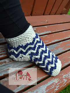 Chevronillusionslippers4wm_small2