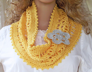 Sunshine_yellow_chain_lace_cowl_4__copy__small2