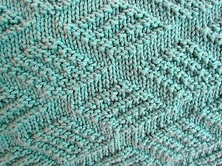 Amulet_closeup_01_small2