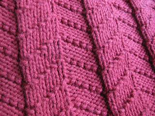 Mimic_reversible_blanket_closeup_small2