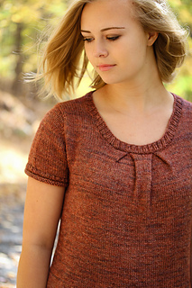 Box_pleat_scoopneck_front_closeup_the_knitting_vortex_small2