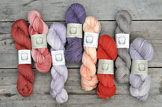 20141112_1071_yarn-skeins_small2