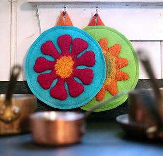 Potholder_hanging_on_wall_blog_small2