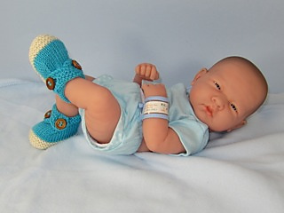 Baby_2_colour_cross_strap_booties04_small2