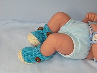 Baby_2_colour_cross_strap_booties02_small2