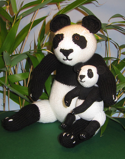 Panda_and_baby4_small2
