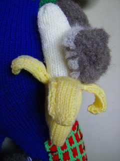 Mindy_banana_small2