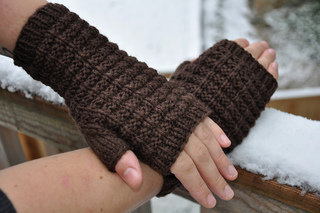 Ravelry: Waffle Knit Mitts pattern by Nona Davenport