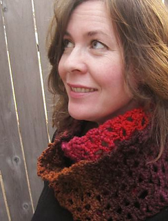 Crazy_cowl_-_loose_fold_small2