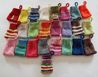 Theknittingmaniacadventcalendarsacksdonebutnumbers_small2