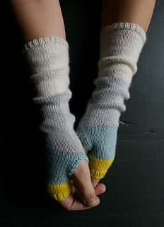 Lw-colorblock-hand-warmers-600-2_small2