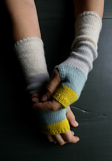 Lw-colorblock-hand-warmers-600-5_small2
