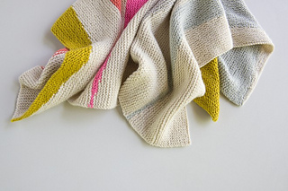 Colorful-wedges-baby-blanket-600-12-661x441_small2