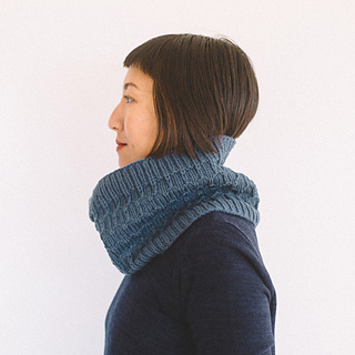 Quince-co-clinton-hill-angela-tong-knitting-pattern-osprey-2sq_small2