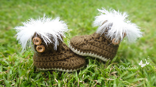 Lovely_crow_fur_boots4_medium