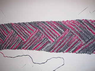 Silk_pearl_zig_zag_scarf_2_small2