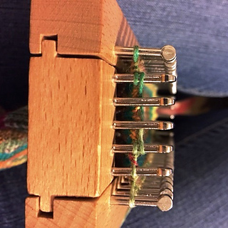 Thumb_hole_small2
