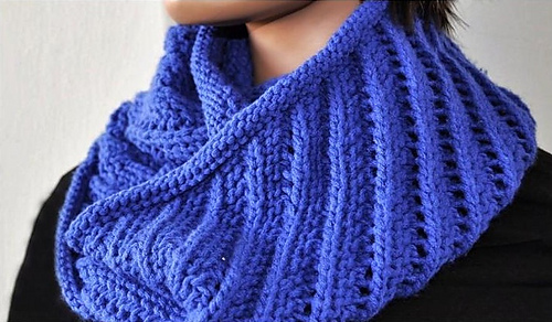 Ravelry: Cowl on the Diagonal pattern by Ann Norling