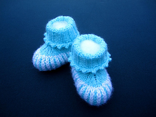 Purple_striped_baby_booties_1_small2