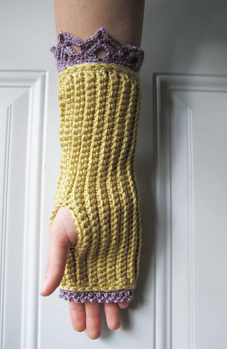 Blockedgoldfingerlessglovesunderside_medium