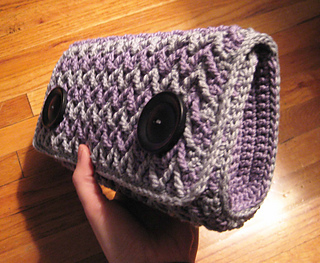 Chevronclutchfrontangle_small2