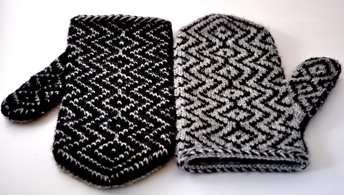Radio_frequency_mittens_lb_medium
